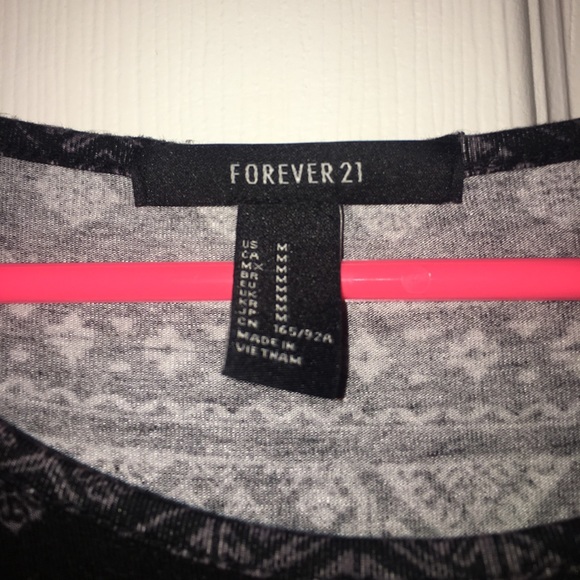 Bell sleeve dress - Picture 2 of 3