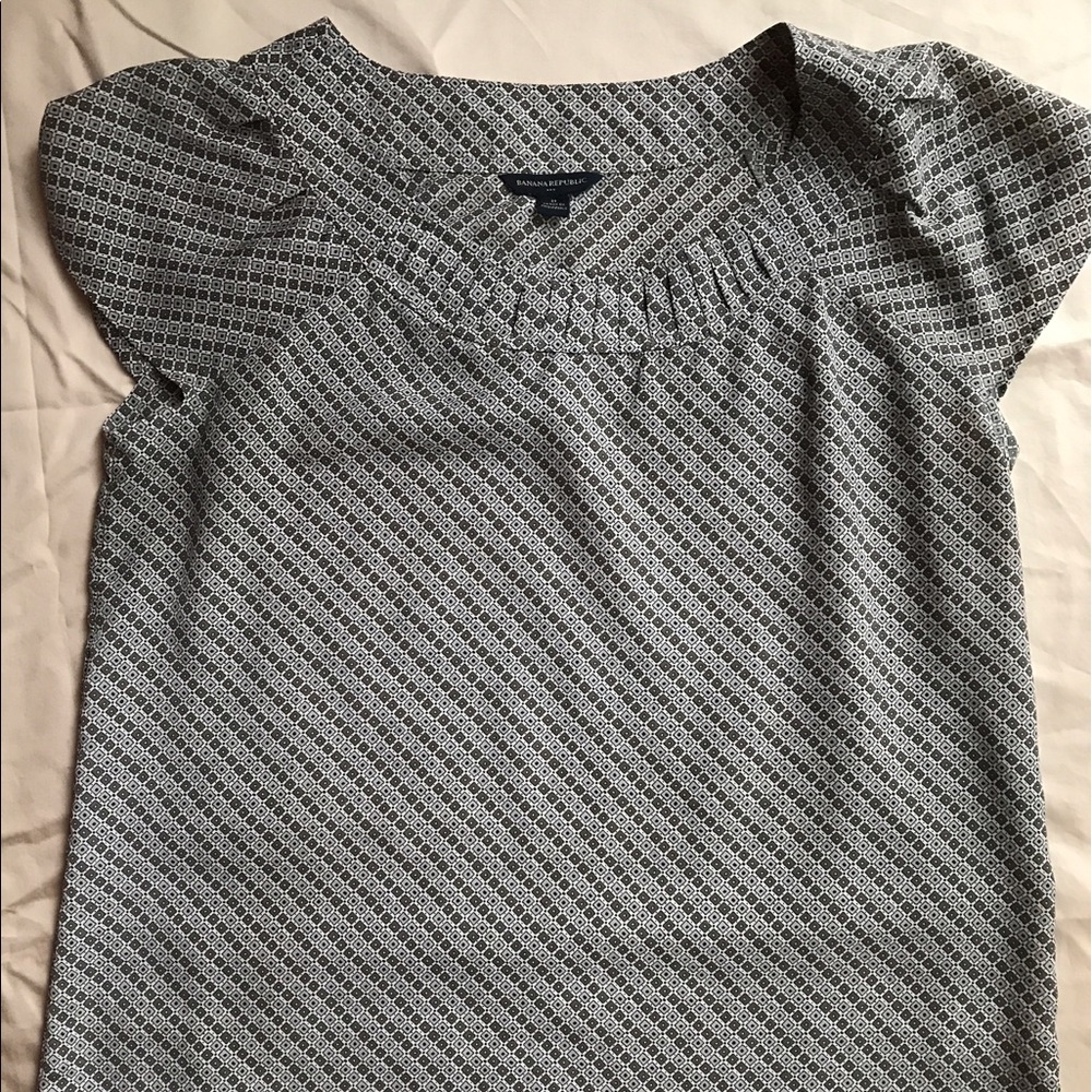 Banana Republic Grey Print Short Sleeve Top