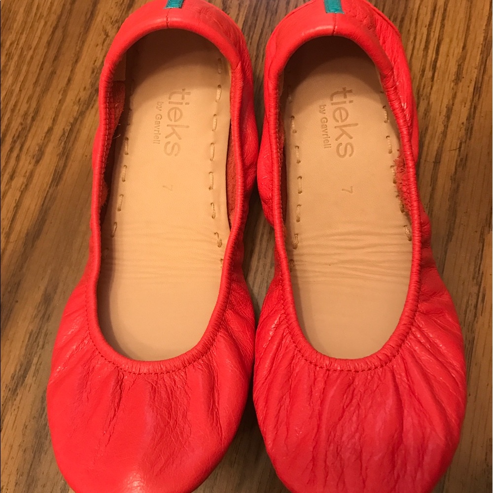 Poppy Tieks