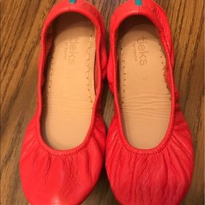Poppy Tieks