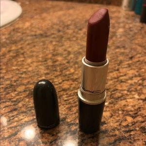 MAC lipstick "Diva"