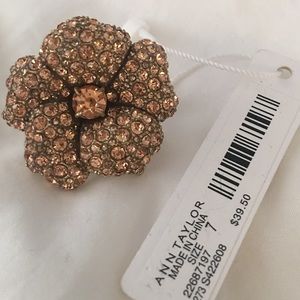 NWT Ann Taylor flower ring 💍