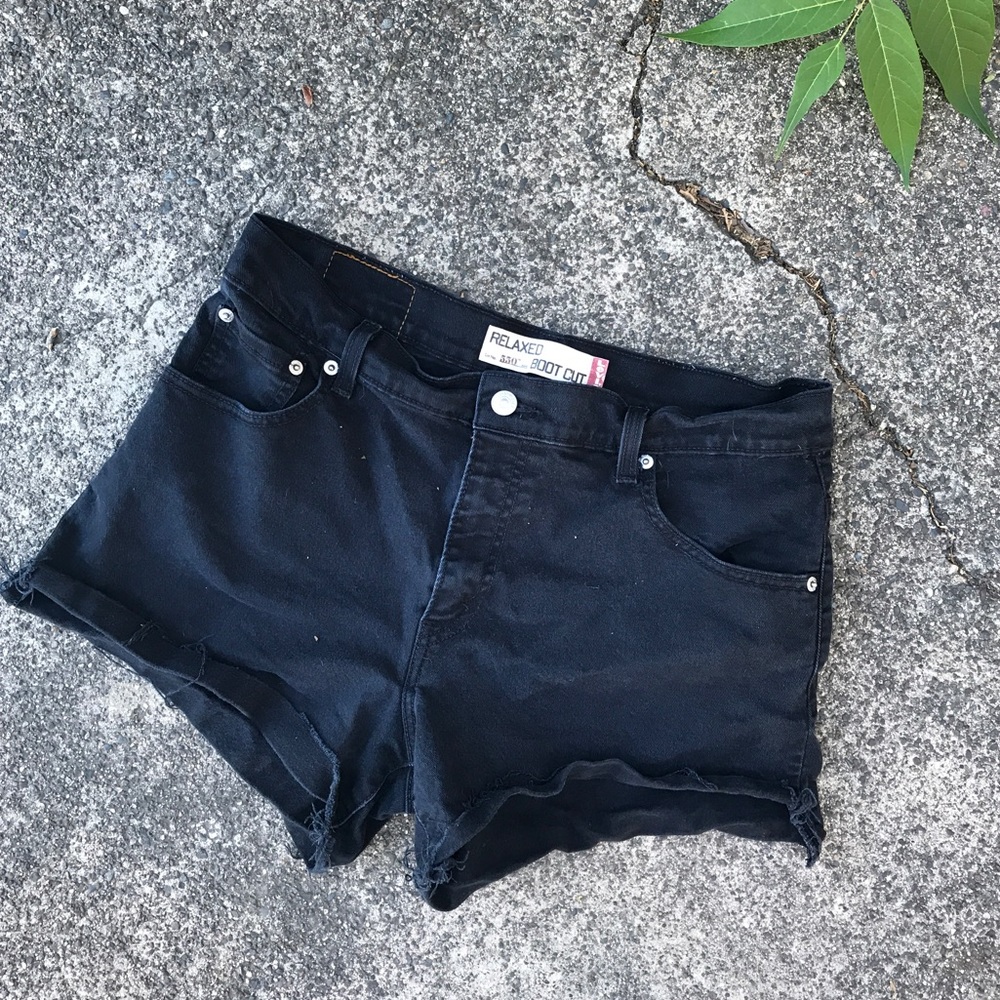 LEVIS!! - Picture 2 of 2