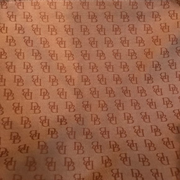 Dooney and Bourke shoulder bag - Picture 2 of 6