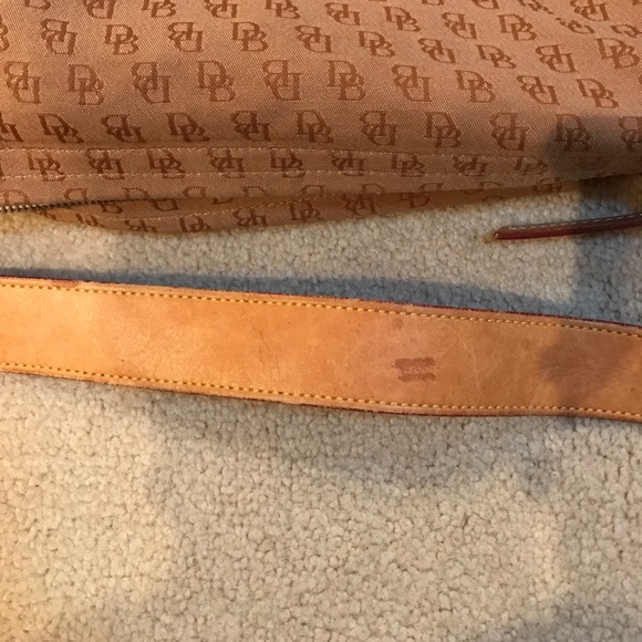 Dooney and Bourke shoulder bag - Picture 5 of 6