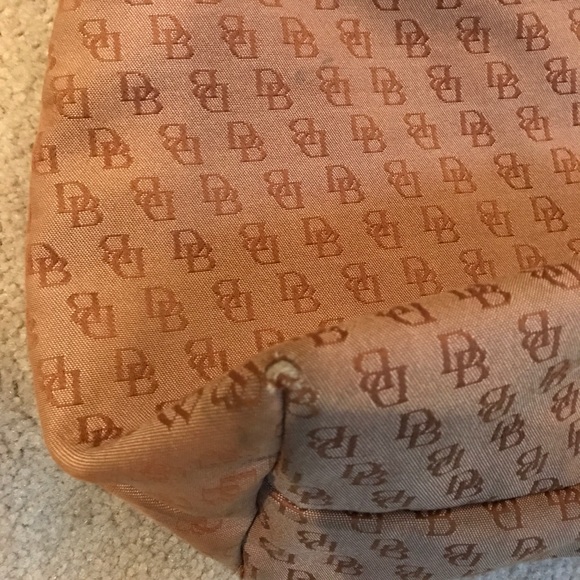 Dooney and Bourke shoulder bag - Picture 6 of 6