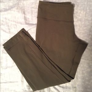 Fatigue green lululemon wunder under crop ||