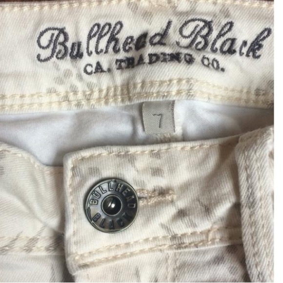 Bullhead Black Tribal Print Skinny Jeans - Picture 5 of 5
