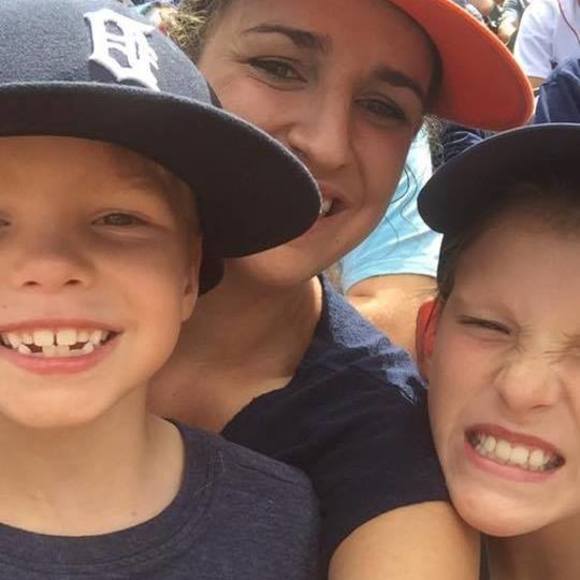 Meet your Posher, Nicole - Picture 1 of 1