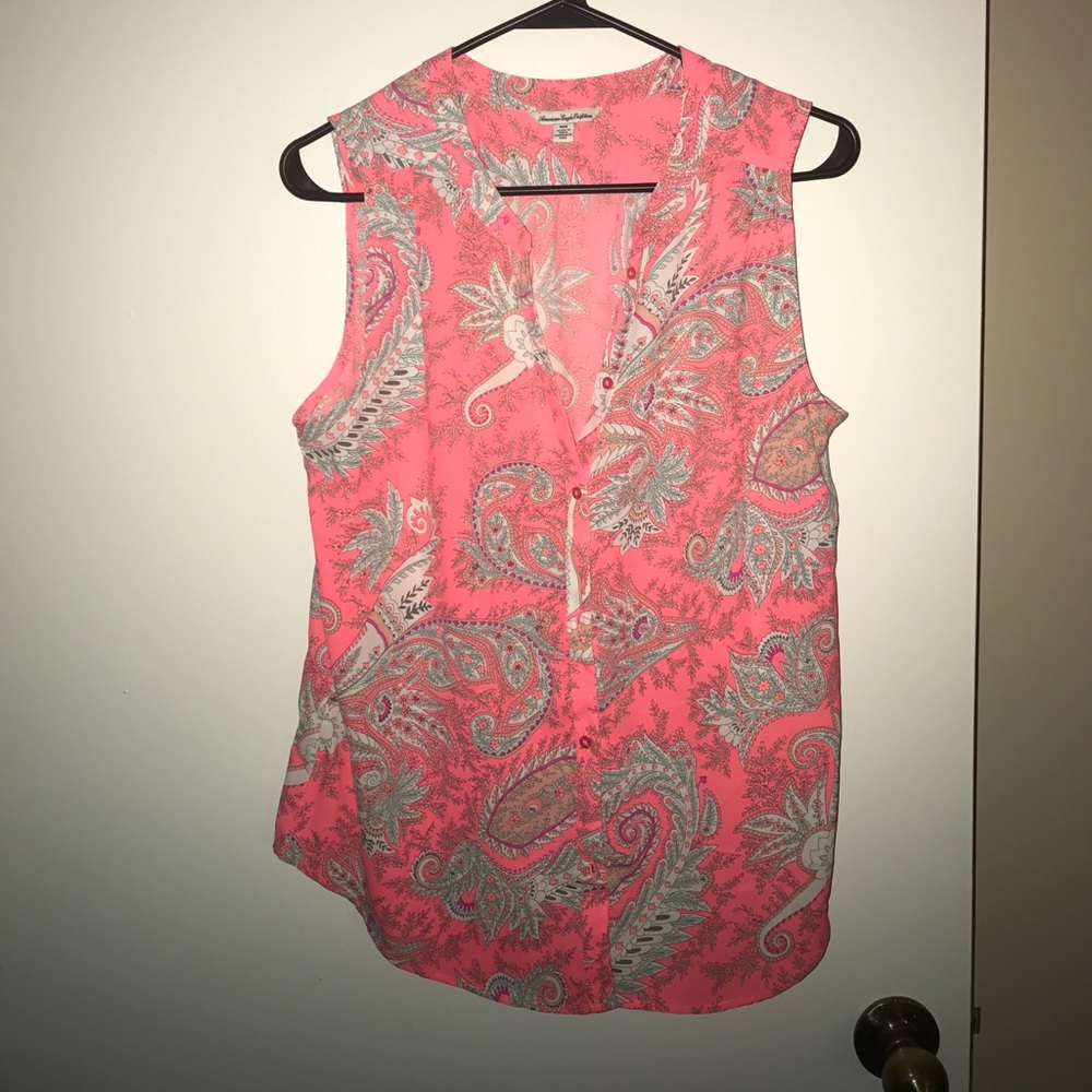 Neon pink American eagle shirt
