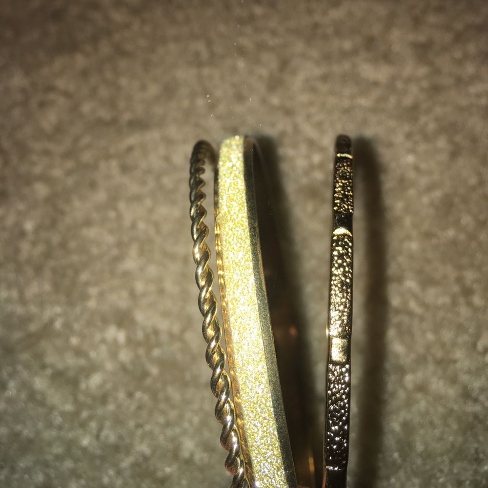 Bracelets - Picture 2 of 3