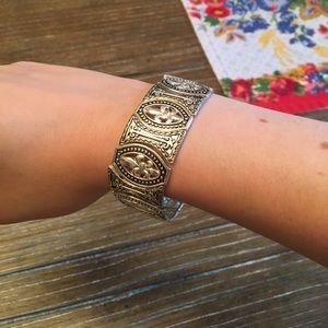 Fleur de Lis Stretch Bracelet