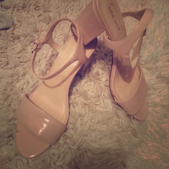 Nude Nine West heels - Picture 1 of 4