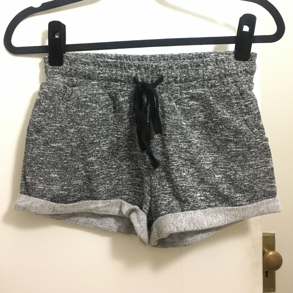 Sweat shorts with pockets