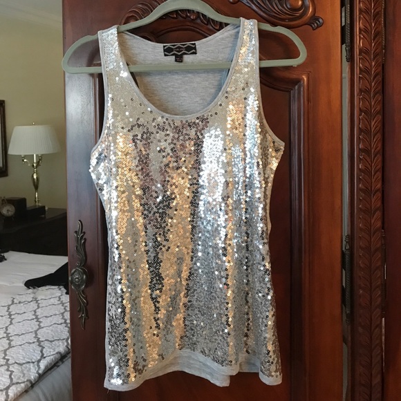 pink.rose Tops - Sequined top