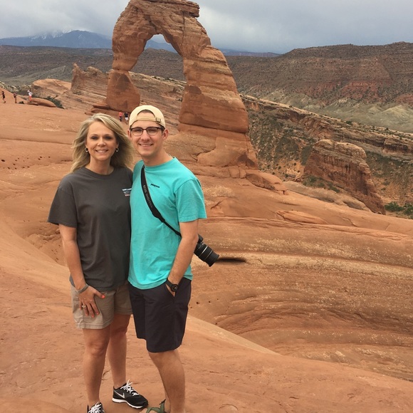 Meet your Posher, Kris - Picture 2 of 4