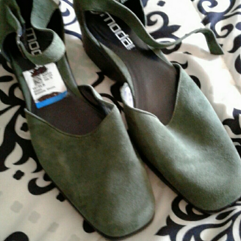 Mods Spans green suede wedges