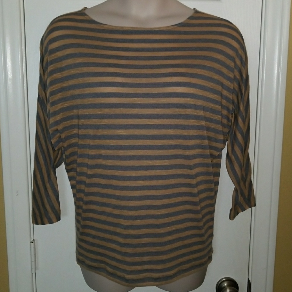 CAbi #957 Polish Tee Size Large