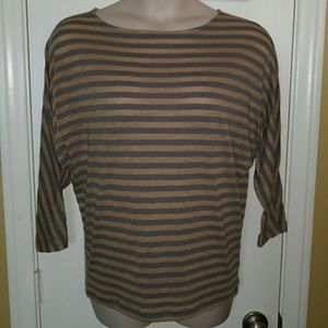CAbi #957 Polish Tee Size Large