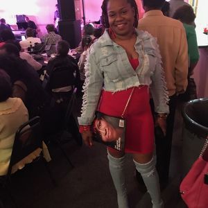 Meet your Posher, Antoinette