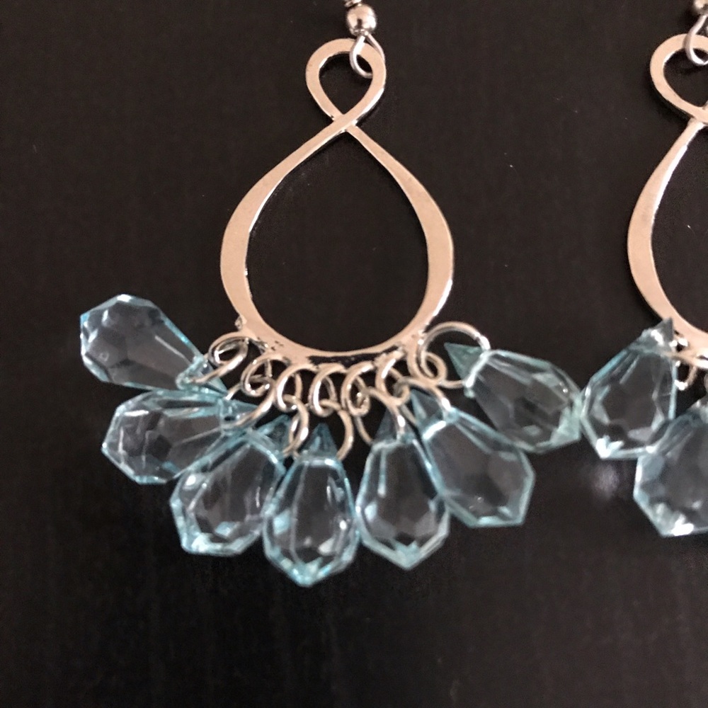 ๐HP๐ Adorable Chandelier Earrings - Handmade - Picture 2 of 5