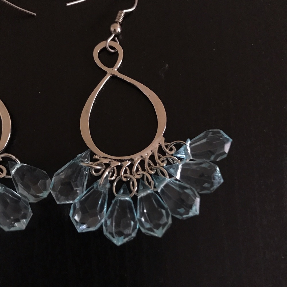 ๐HP๐ Adorable Chandelier Earrings - Handmade - Picture 3 of 5