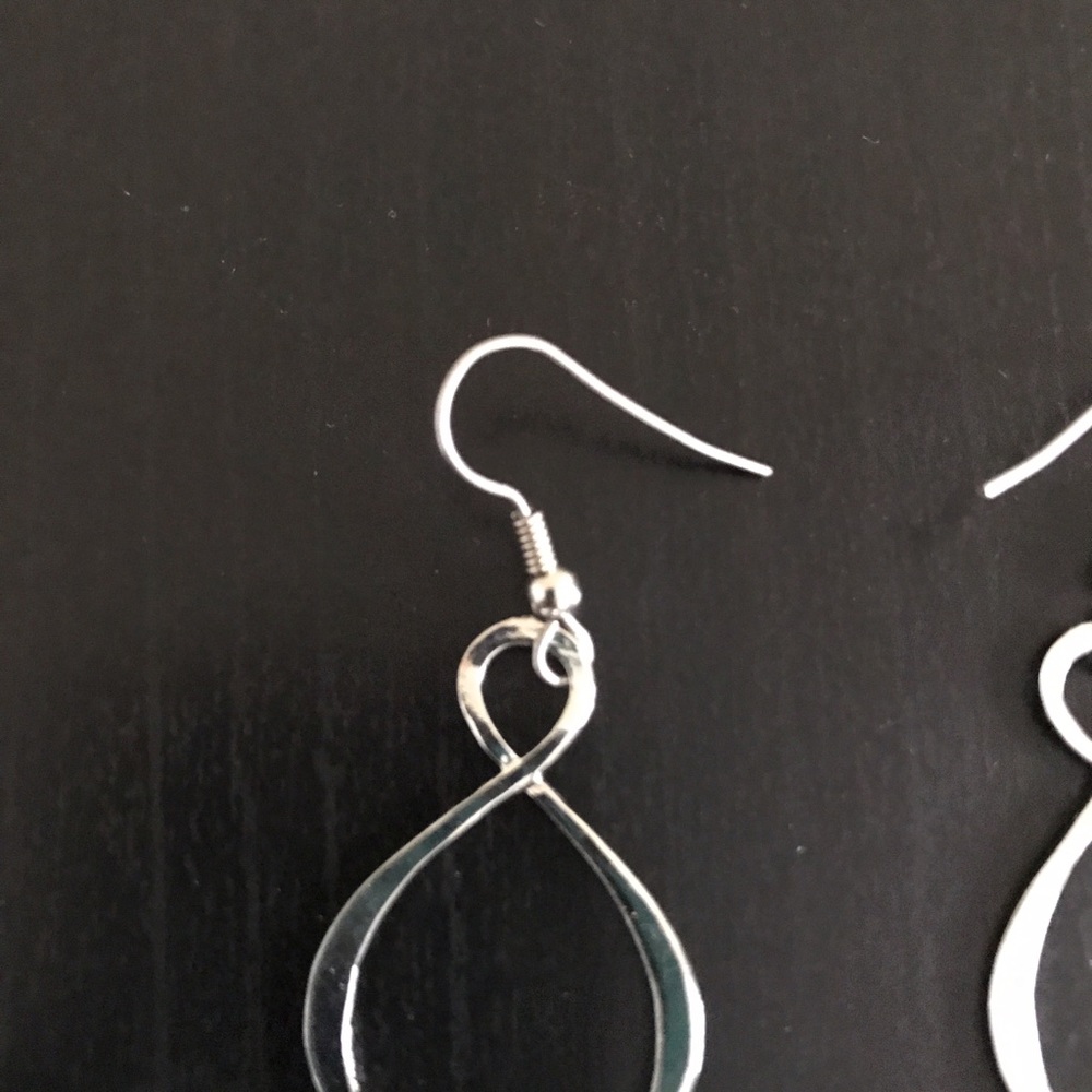 ๐HP๐ Adorable Chandelier Earrings - Handmade - Picture 4 of 5