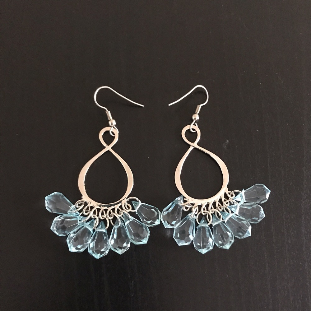 ๐HP๐ Adorable Chandelier Earrings - Handmade - Picture 5 of 5