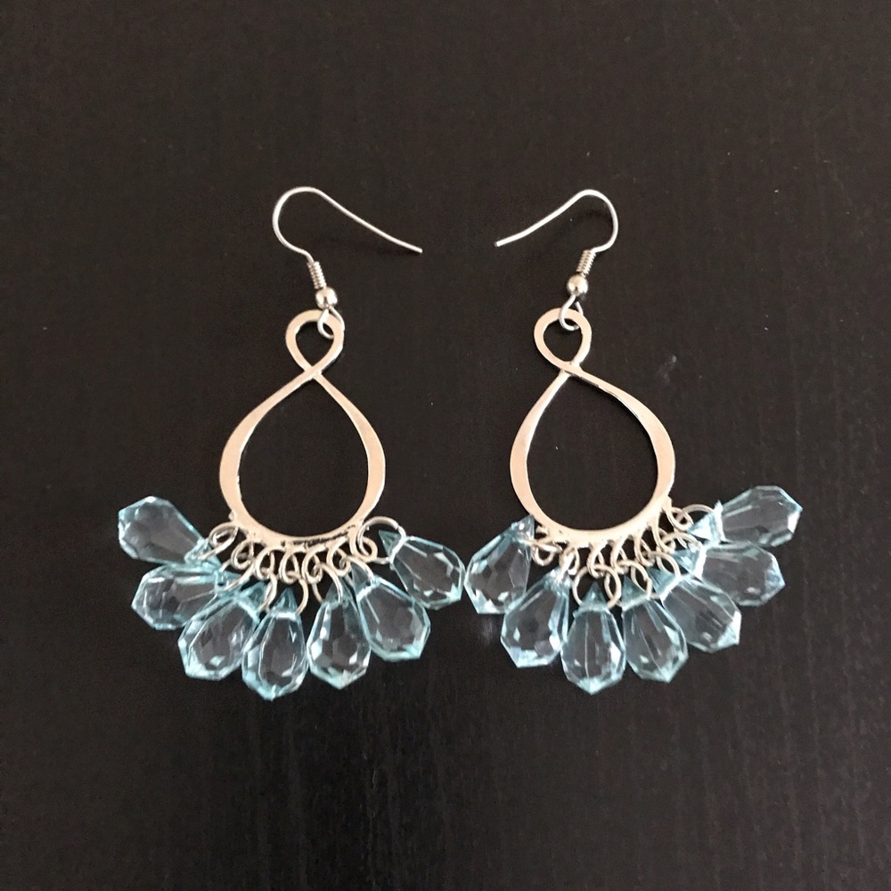 ๐HP๐ Adorable Chandelier Earrings - Handmade - Picture 1 of 5