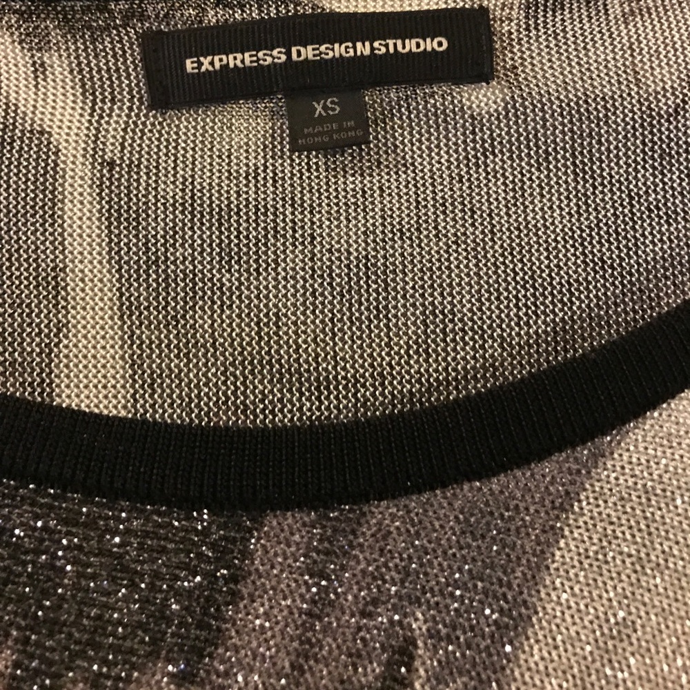 Express Design Studio Top - Picture 2 of 3