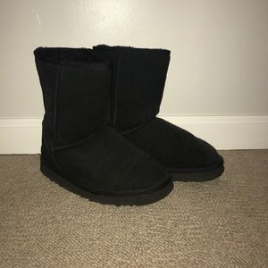 ⚡️FLASH SALE ⚡️Classic Short Black UGGs
