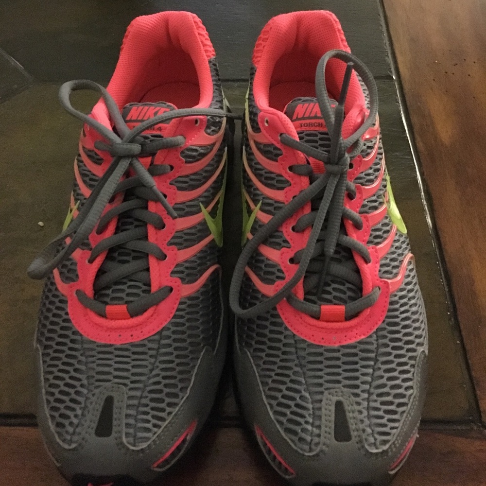 NIKE  Air Max Torch 4