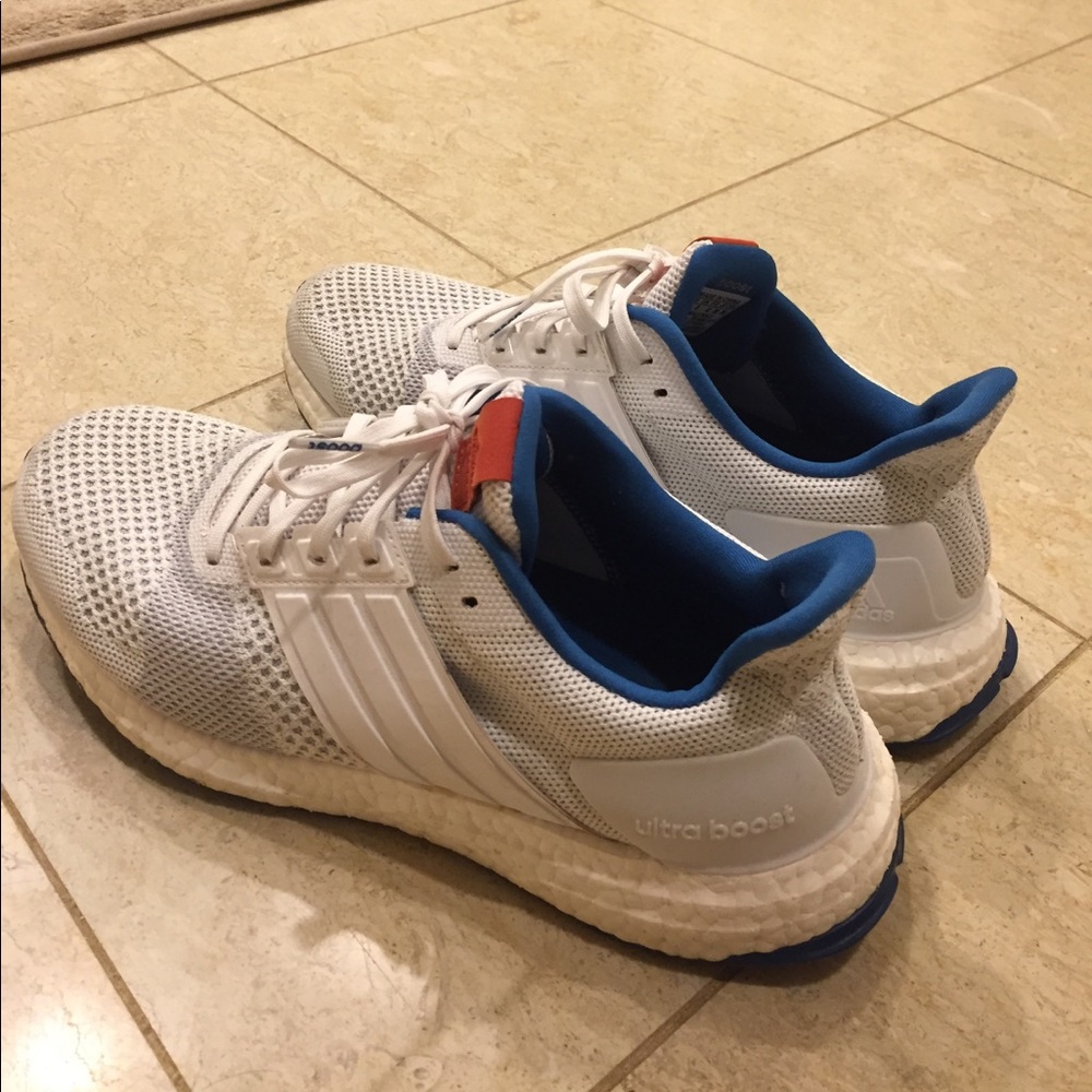 Adidas Ultraboost ST - Picture 1 of 3