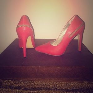 NEW red stiletto pump with gold zipper