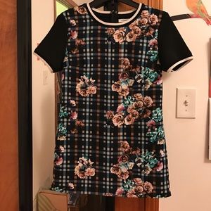 Trendy Floral and Plaid Short Sleeve Top