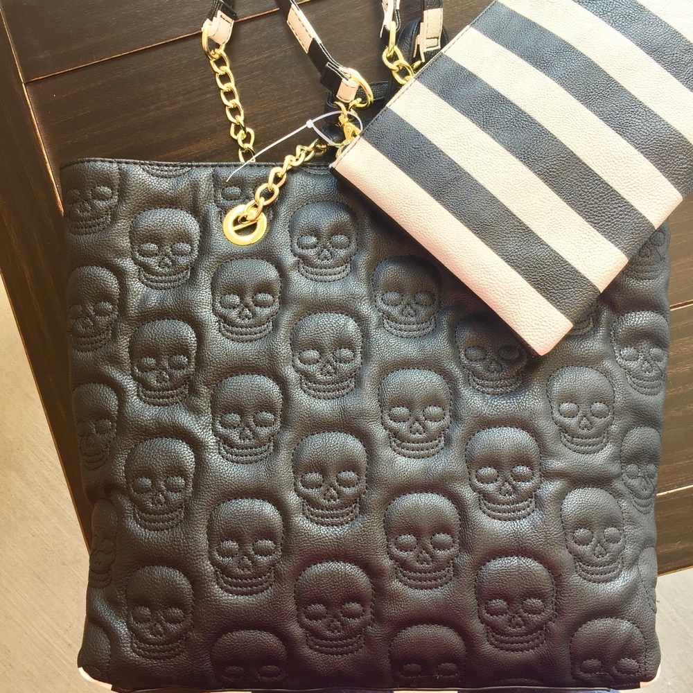 Betsey Johnson 2 in 1 Black & White Skull Tote - Picture 2 of 8