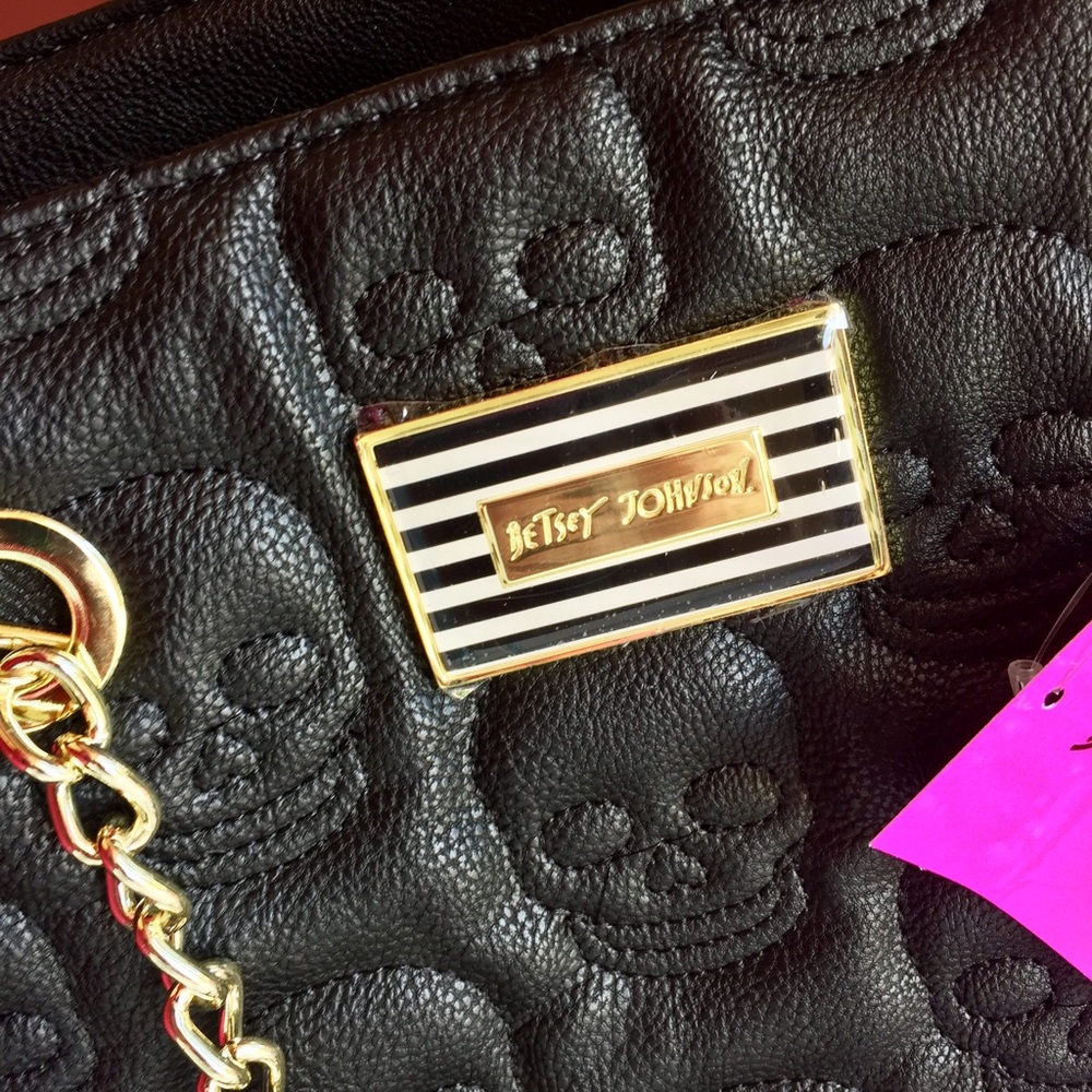 Betsey Johnson 2 in 1 Black & White Skull Tote - Picture 6 of 8