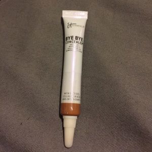 It cosmetics bye bye concealer in TAN