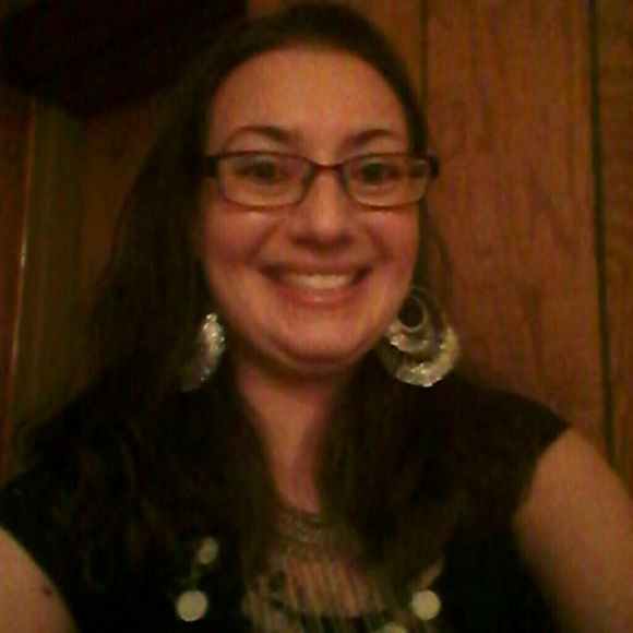 Meet your Posher, Nina - Picture 2 of 3