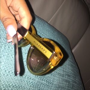 Authentic Burberry sunglasses 😎 very elegant 💋🌟