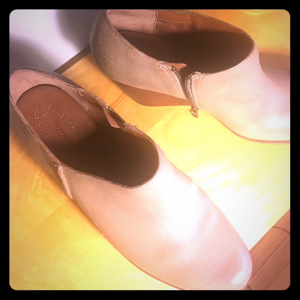 Kork Ease Tan Leather Wedges