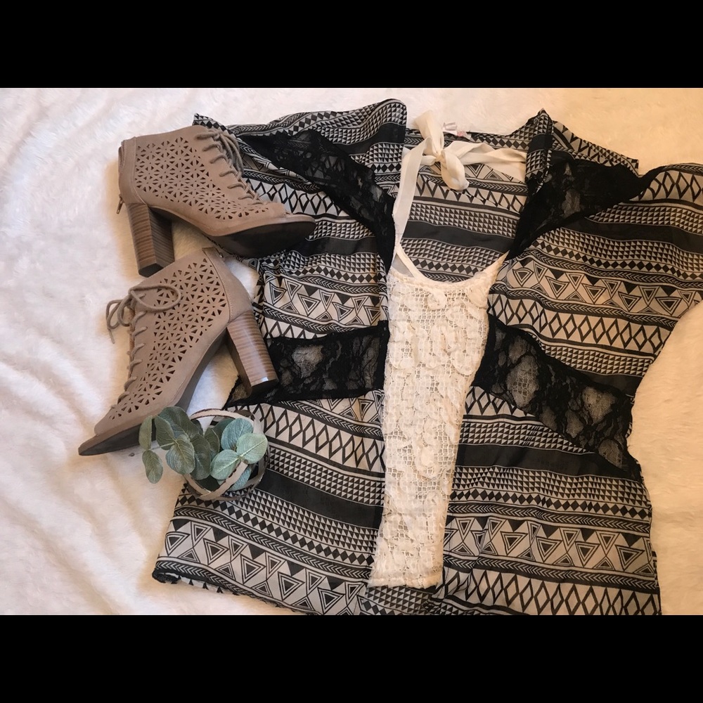 Black and creme sheer comono