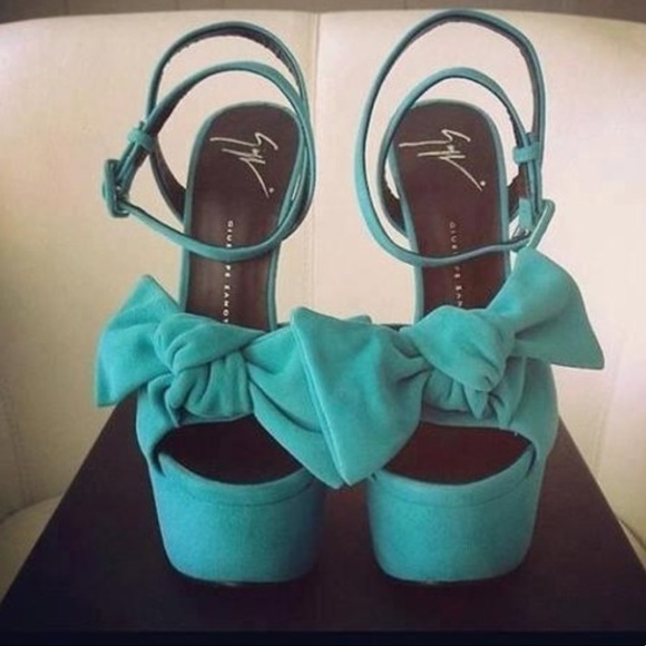 Giuseppe Zanotti Shoes - Giuseppe Zanotti Suede Bow Platform Sandals