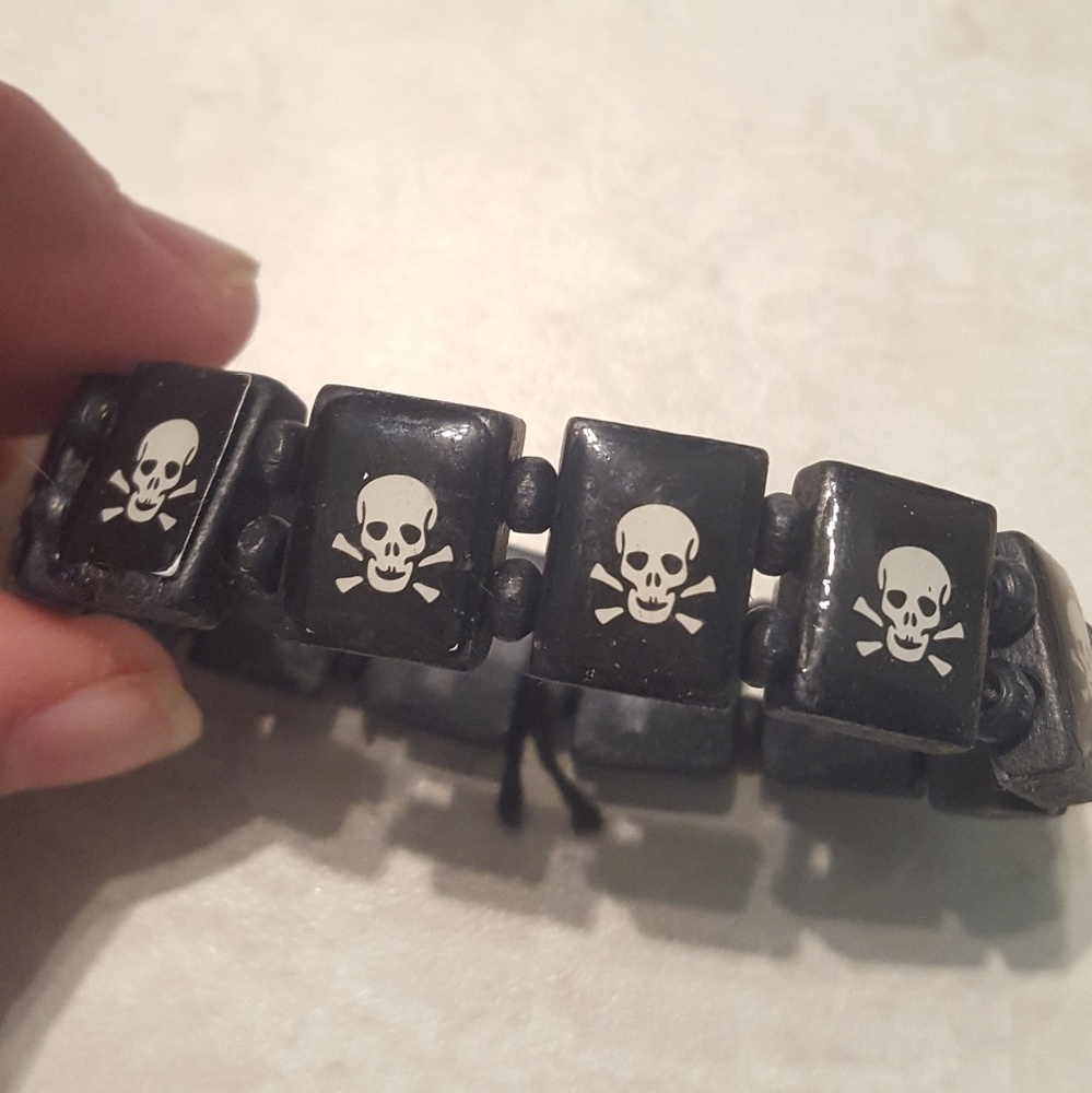 Skull bracelet
