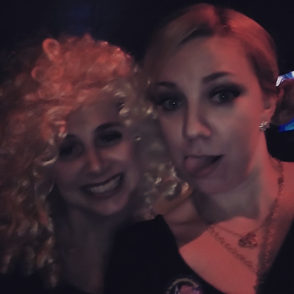 Meet your Posher, Cassandra