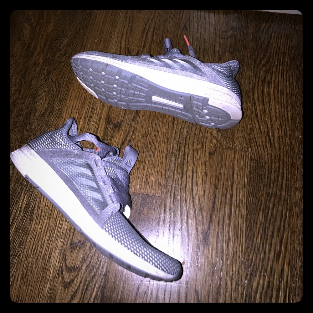👟👟👟