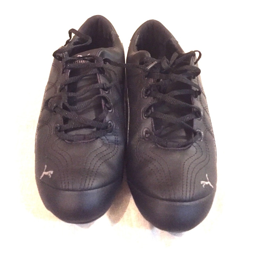 NWOT women's pumas