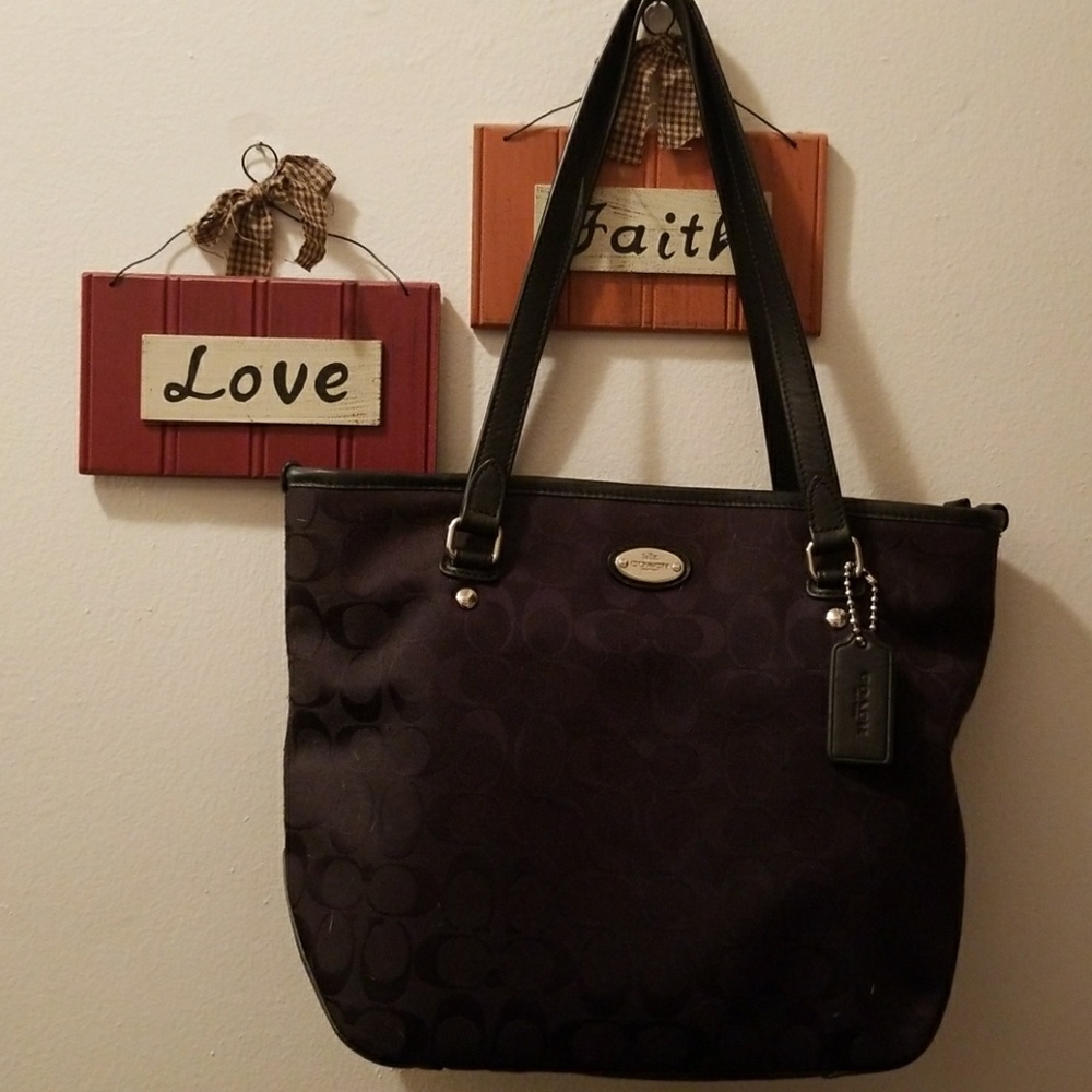 COACH AUTHENTIC Black Purse