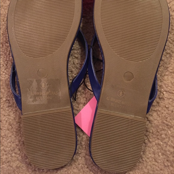 SALE 🎉NWT Isaac Mizrahi Blue Sandals - Picture 8 of 8