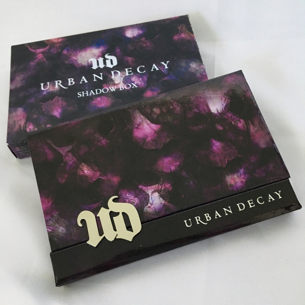 🆕 Urban Decay Shadow Box 💟